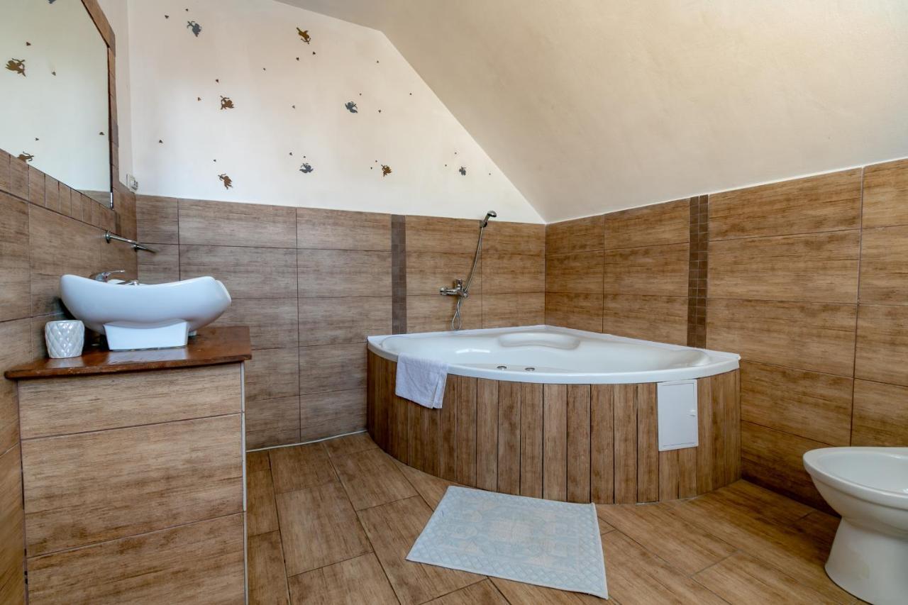 ホテル Casa Adalmo シギショアラ エクステリア 写真