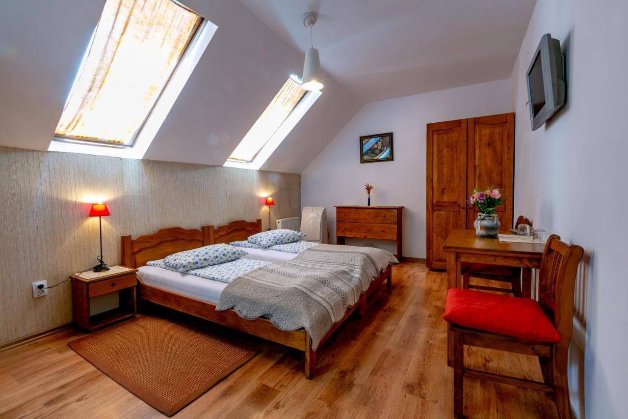ホテル Casa Adalmo シギショアラ エクステリア 写真
