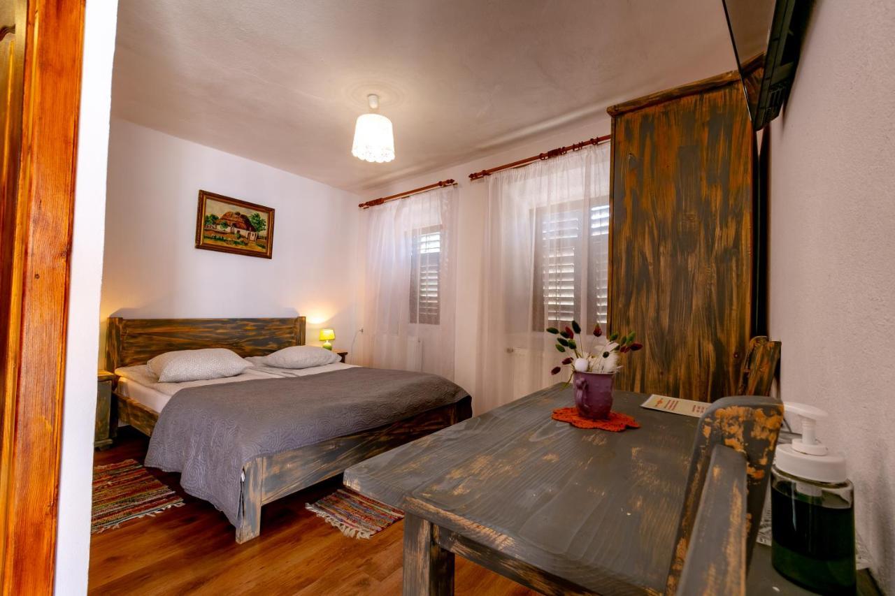 ホテル Casa Adalmo シギショアラ エクステリア 写真