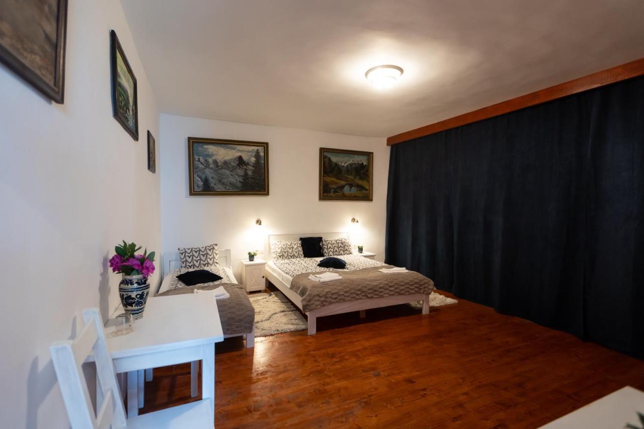 ホテル Casa Adalmo シギショアラ エクステリア 写真